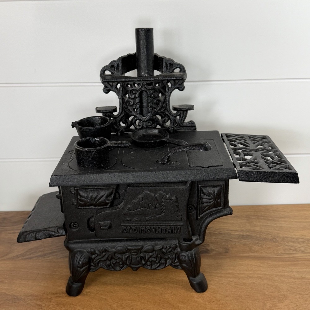 Vintage Old Mountain Salesman's Sample Cast Iron Mini Wood Stove + Accessories
